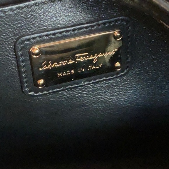 🌺FERRAGAMO HANDBAG/ / CROSSBODY AUTHENTIC, LEATHER- ITALY 🇮🇹 🌺 - Picture 10 of 12